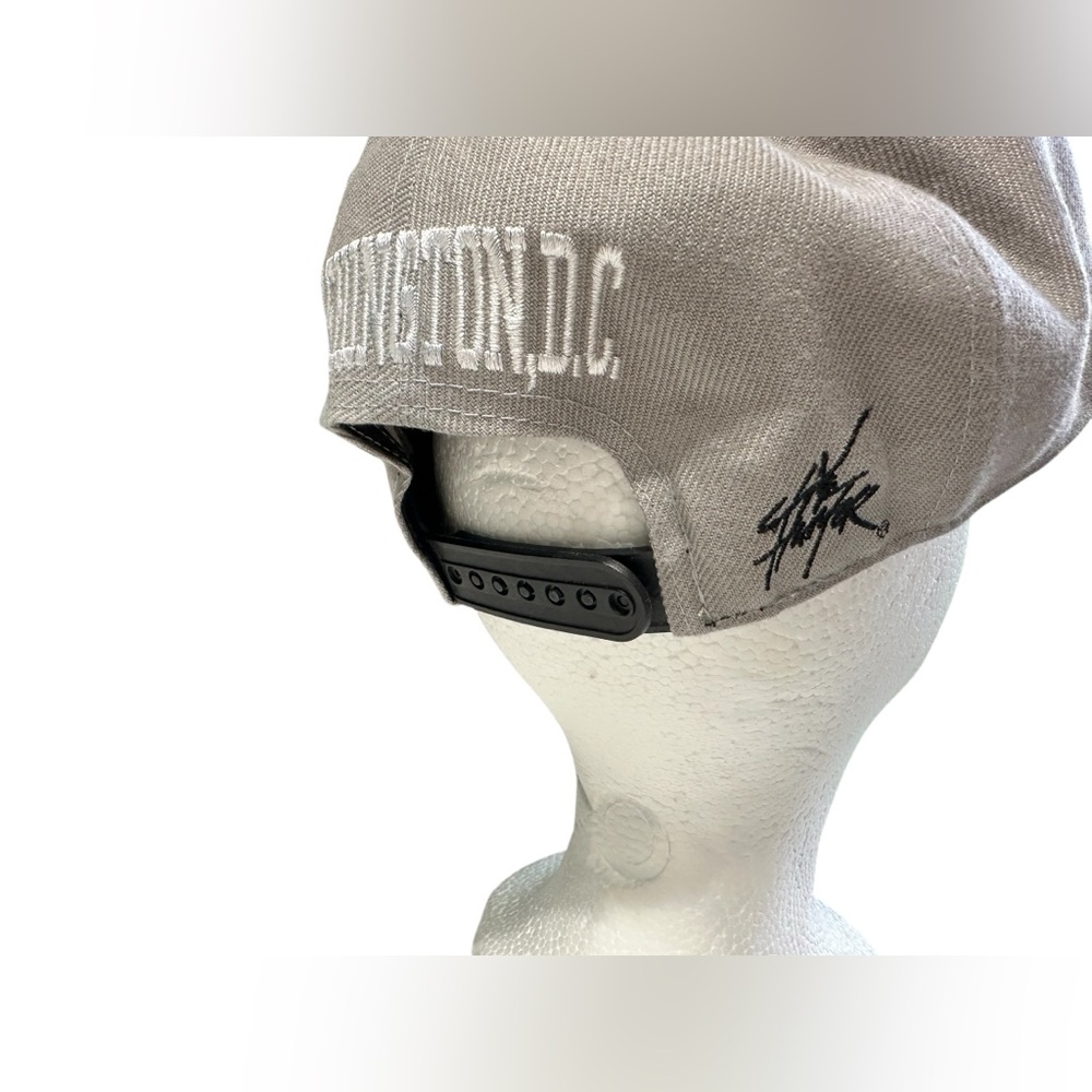 DC‎ SnapBack hat gray - Picture 5 of 8